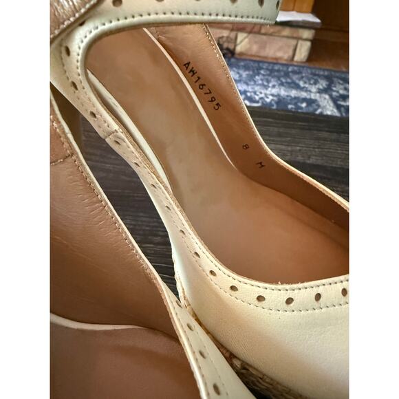 Stuart Weitzman Ivory Leather and Raffia Platform Sling Back Heel Sz. 8M - Picture 5 of 9